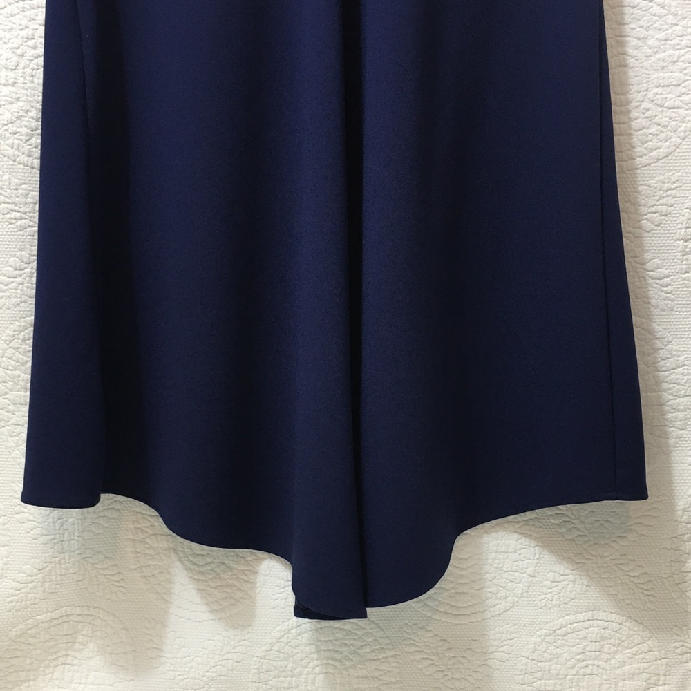 Betsy & Adam Flutter-Sleeve Scuba Crepe Gown - Picture 10 of 14